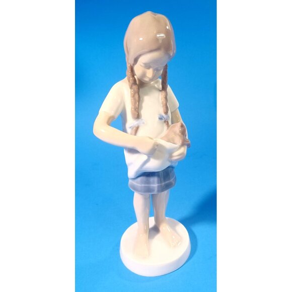 Bing & Grondahl Royal Copenhagen Little Mother Danish Girl With Kitten Figurine - Picture 6 of 16